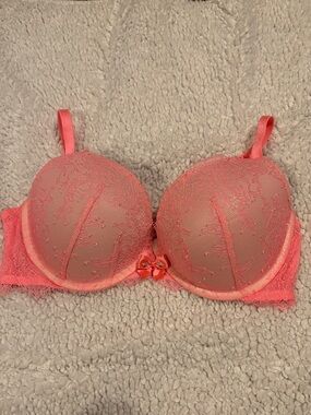 Victorias Secret Coral  Push-Up Bra